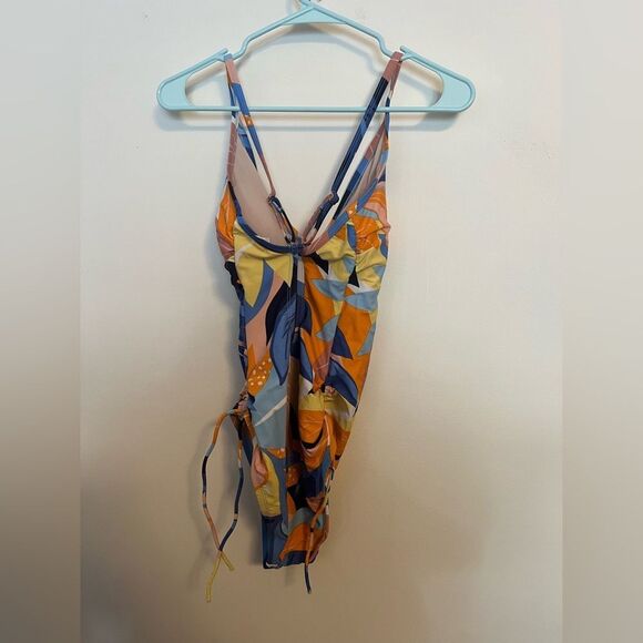 Kona Sol Kids One Piece with Leaf Design - Picture 3 of 3